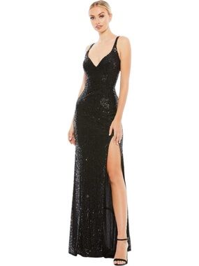 Mac Duggal Fully Sequined Scoop Back Gown Size 6 NWOT